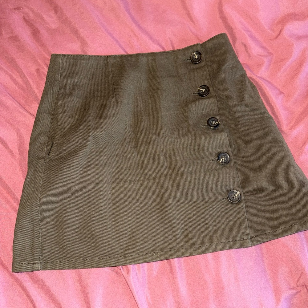 Chloe & Katie Khaki Button-Up Mini Skirt